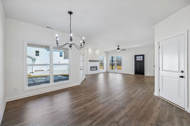 295 Estates Dr, Smithville, TN 37166