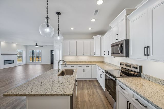 295 Estates Dr, Smithville, TN 37166