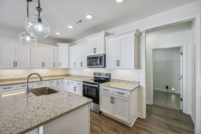 295 Estates Dr, Smithville, TN 37166