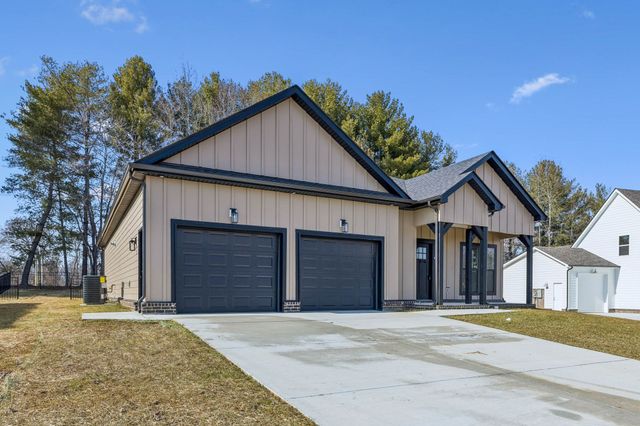 295 Estates Dr, Smithville, TN 37166