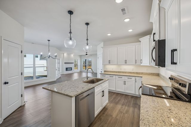 295 Estates Dr, Smithville, TN 37166