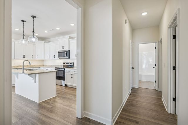 295 Estates Dr, Smithville, TN 37166