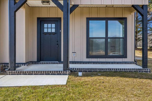 295 Estates Dr, Smithville, TN 37166