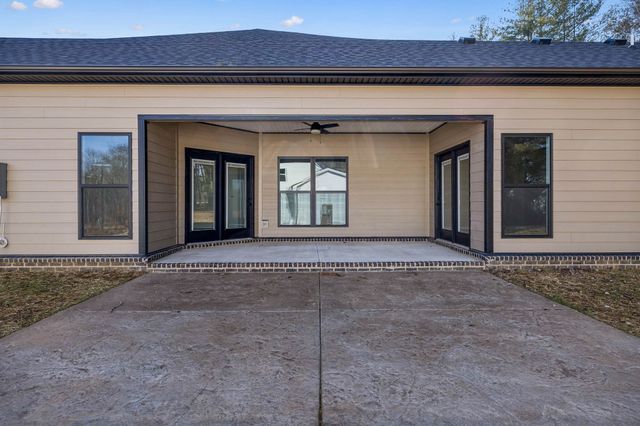 295 Estates Dr, Smithville, TN 37166