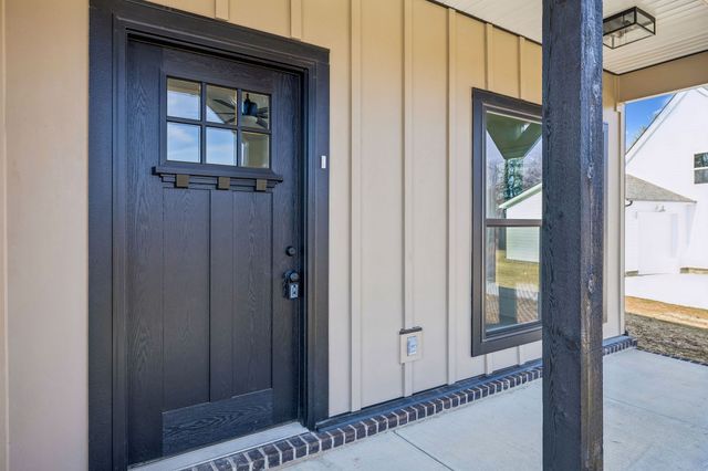 295 Estates Dr, Smithville, TN 37166