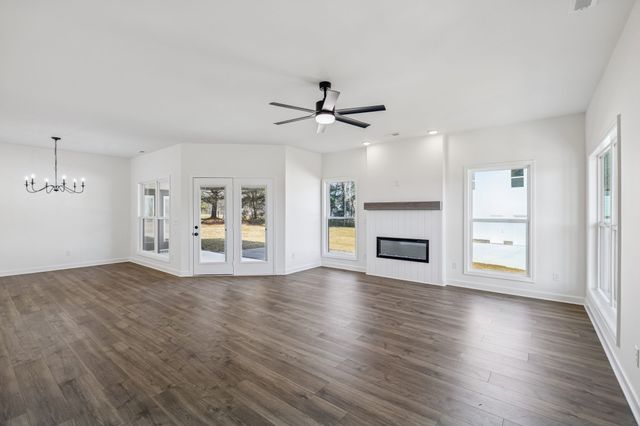 295 Estates Dr, Smithville, TN 37166