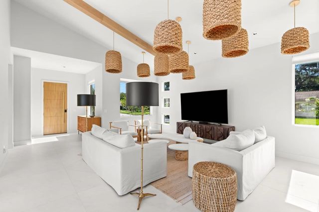 5150 DARTMOUTH AVENUE N, St Petersburg, FL 33710