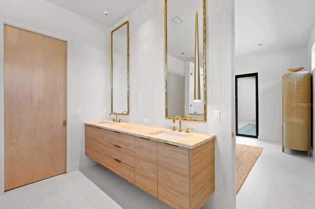 5150 DARTMOUTH AVENUE N, St Petersburg, FL 33710