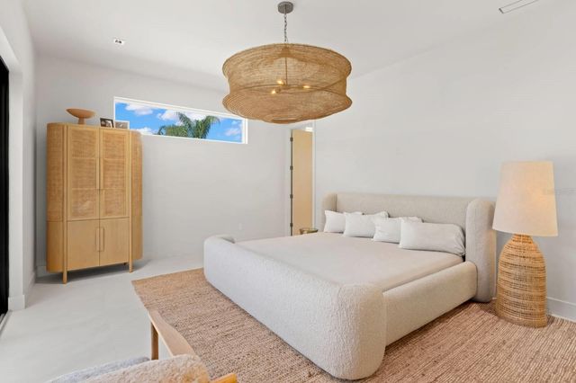 5150 DARTMOUTH AVENUE N, St Petersburg, FL 33710