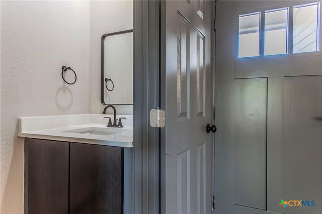 1008 York Avenue, Killeen, TX 76541