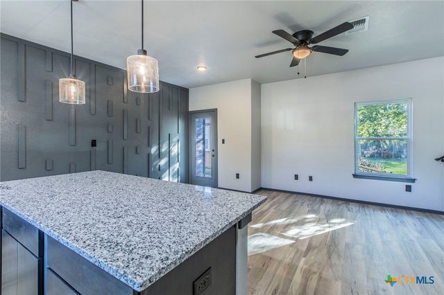 1008 York Avenue, Killeen, TX 76541