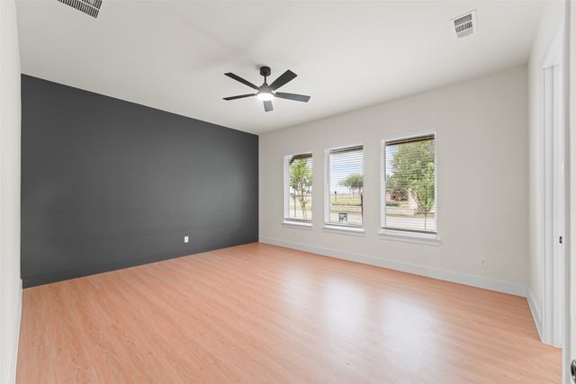 1002 Devonshire Drive N, Forney, TX 75126