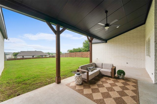 1002 Devonshire Drive N, Forney, TX 75126