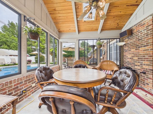 2106 Hillcrest Avenue, Anderson, IN 46011