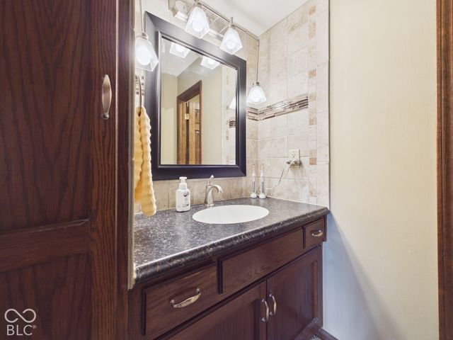 2106 Hillcrest Avenue, Anderson, IN 46011