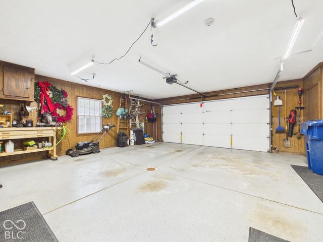 2106 Hillcrest Avenue, Anderson, IN 46011