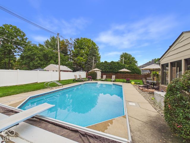 2106 Hillcrest Avenue, Anderson, IN 46011