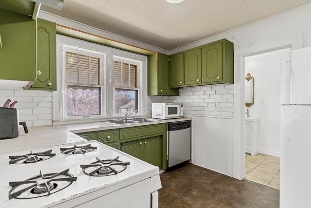 1328 W Elm Street, Springfield, MO 65806