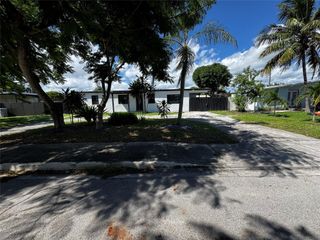5181 NE 16th Ave, Pompano Beach, FL 33064