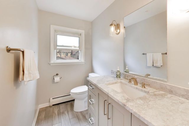 1107 S Hamlin Avenue, Park Ridge, IL 60068