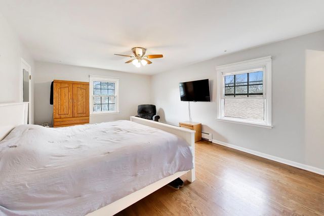 1107 S Hamlin Avenue, Park Ridge, IL 60068