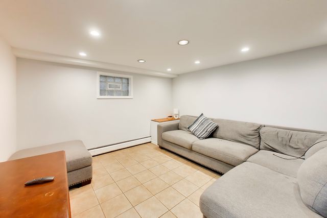 1107 S Hamlin Avenue, Park Ridge, IL 60068