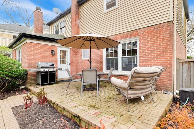 1107 S Hamlin Avenue, Park Ridge, IL 60068