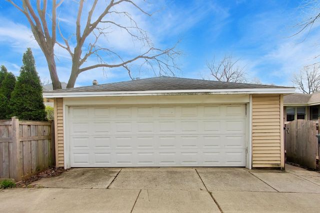 1107 S Hamlin Avenue, Park Ridge, IL 60068