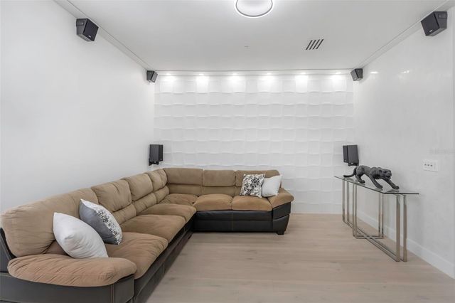 7130 102ND LANE, Seminole, FL 33772