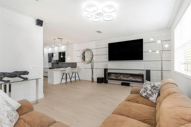 7130 102ND LANE, Seminole, FL 33772