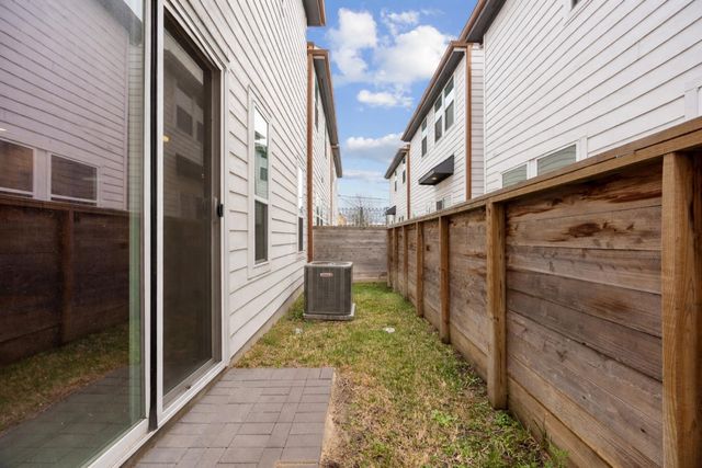 807 N Emile Street, Houston, TX 77020