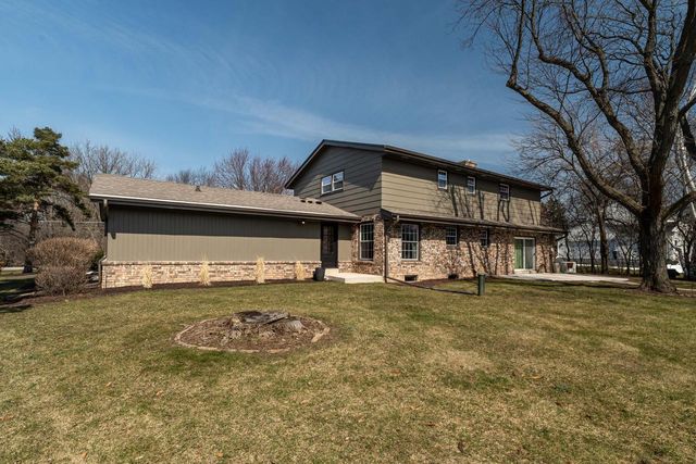 15305 Gebhardt ROAD, Elm Grove, WI 53122