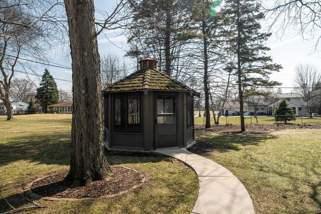 15305 Gebhardt ROAD, Elm Grove, WI 53122