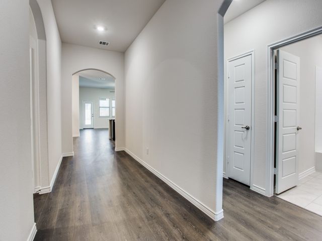123 Lakeview Circle, Pilot Point, TX 76258