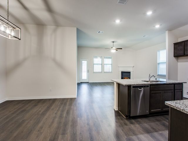 123 Lakeview Circle, Pilot Point, TX 76258