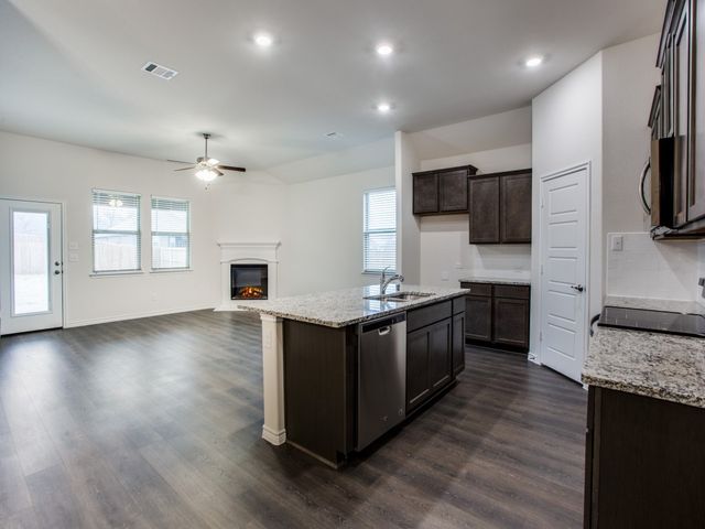 123 Lakeview Circle, Pilot Point, TX 76258