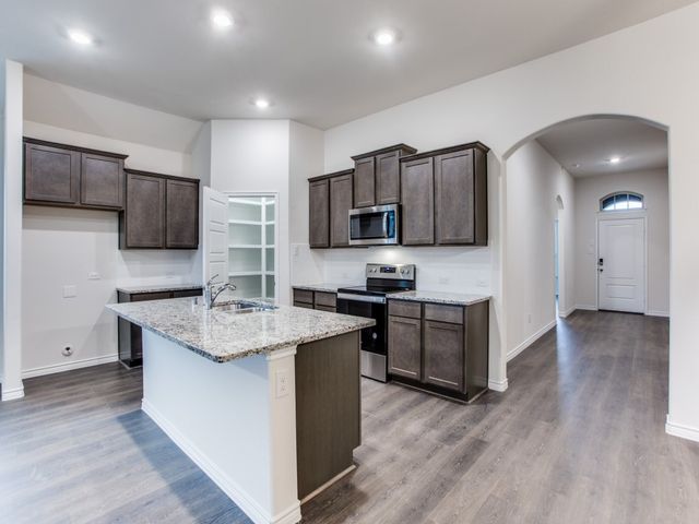 123 Lakeview Circle, Pilot Point, TX 76258