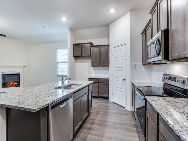 123 Lakeview Circle, Pilot Point, TX 76258