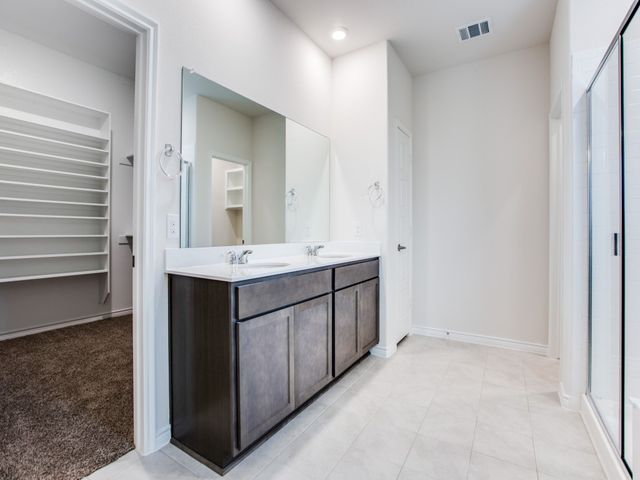 123 Lakeview Circle, Pilot Point, TX 76258