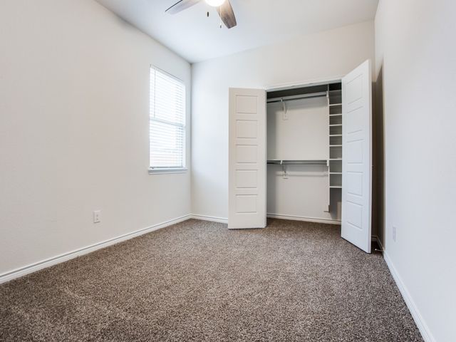 123 Lakeview Circle, Pilot Point, TX 76258