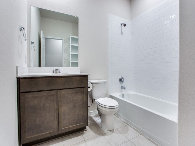 123 Lakeview Circle, Pilot Point, TX 76258