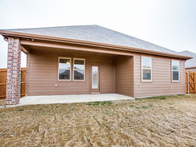 123 Lakeview Circle, Pilot Point, TX 76258