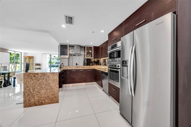 9400 W Bay Harbor Dr 101, Bay Harbor Islands, FL 33154