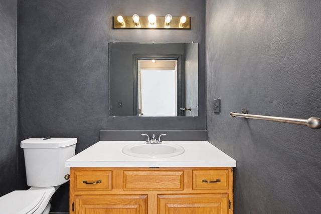 210 Centre St 14, Quincy, MA 02169