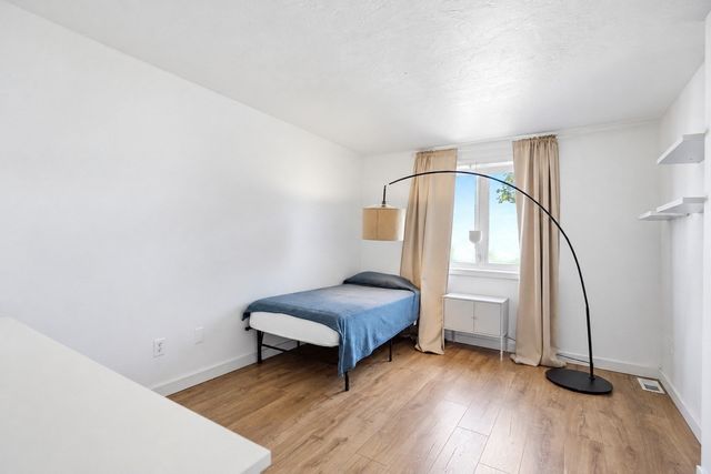 210 Centre St 14, Quincy, MA 02169