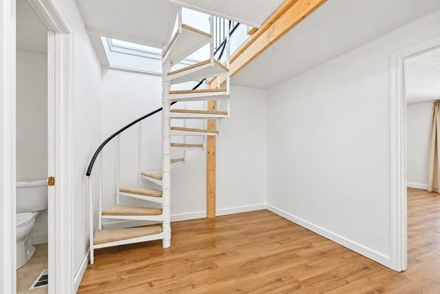 210 Centre St 14, Quincy, MA 02169