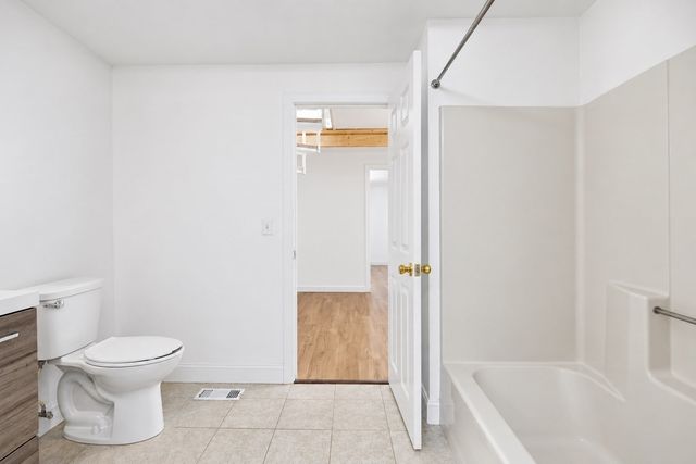 210 Centre St 14, Quincy, MA 02169