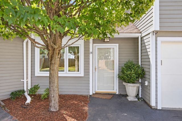 210 Centre St 14, Quincy, MA 02169