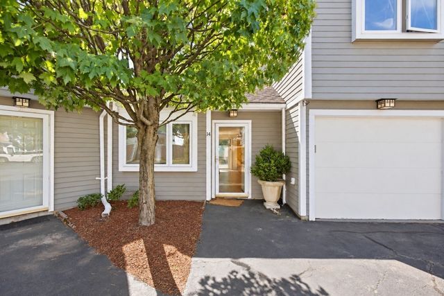 210 Centre St 14, Quincy, MA 02169