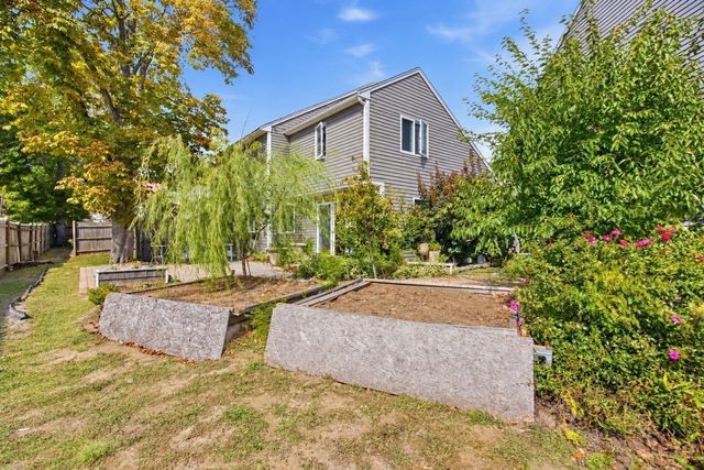 210 Centre St 14, Quincy, MA 02169